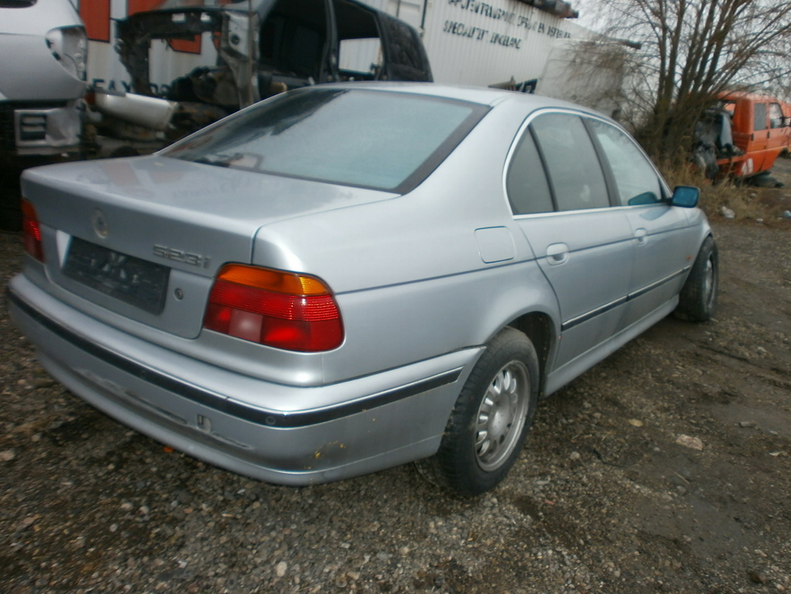 Подержанные Автозапчасти BMW 5-SERIES 1999 2.5 автоматическая седан 4/5 d. Серый 2013-11-21